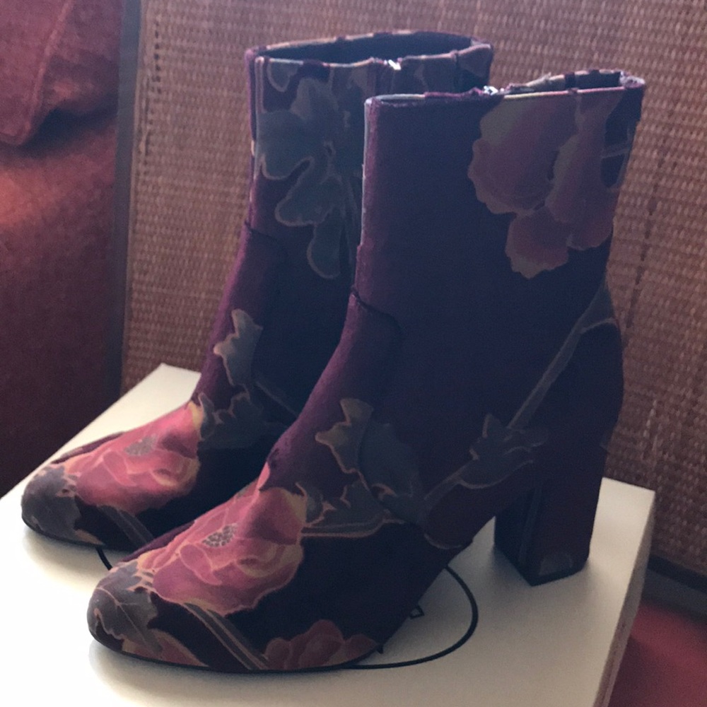 Steve Madden Elissa multi colored velvet boots